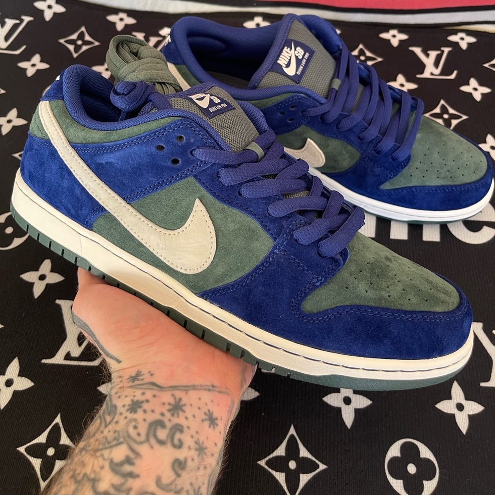 NIKE SB DUNK LOW PRO ‘DEEP ROYAL’
